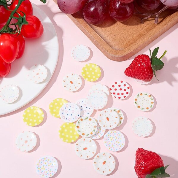 Set 40 Mini Piatto in Plastica 8 Stili per Casa delle Bambole Decorazione