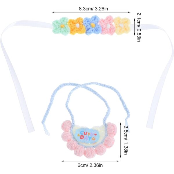 Set Accessori Tricotati per Bamboles: Bandeau a Fiori e Bavaglino Morbido Multicolore