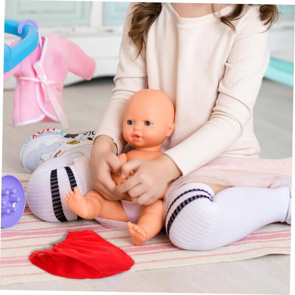 Set mit 4 roten Miniatur-Hosen für Puppen von 45–60 cm aus leichtem Stoff