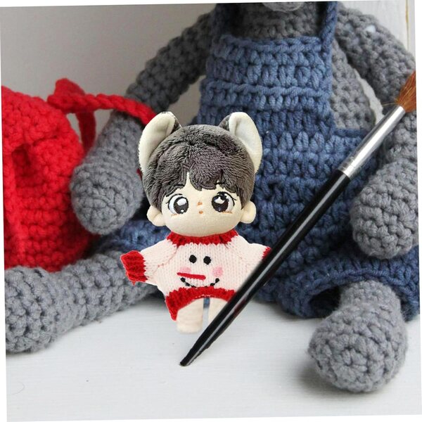 Mini pull di peluche morbida rosso e bianco per bambole, accessorio invernale DIY