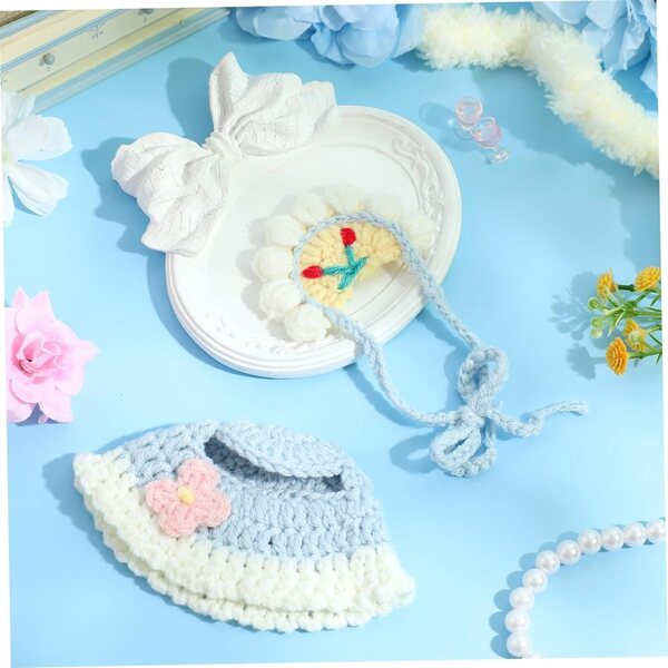 Set Accessori per Bambola: Berretto Multicolore e Bavaglino Bandana in Cotone Morbido