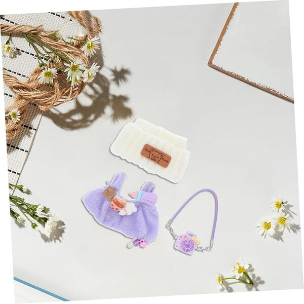 Set Abbigliamento Bambole con Salopette, Berretto Orso in Lana e Accessorio Fotocamera