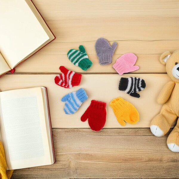 8 Paia di Mini Muffole in Filato per Casa delle Bambole - Accessori Creativi Colorati