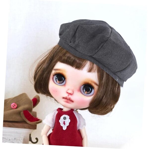 Mini cappello in poliestere grigio scuro per bambole, leggero e resistente, accessorio decorativo