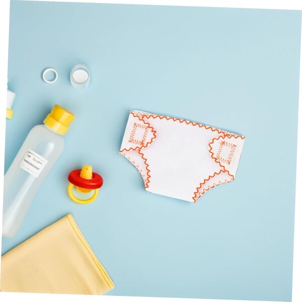 Set di 4 accessori per bambole con mini pannolini lavabili per casa delle bambole