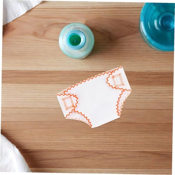 Set di 4 accessori per bambole con mini pannolini lavabili per casa delle bambole