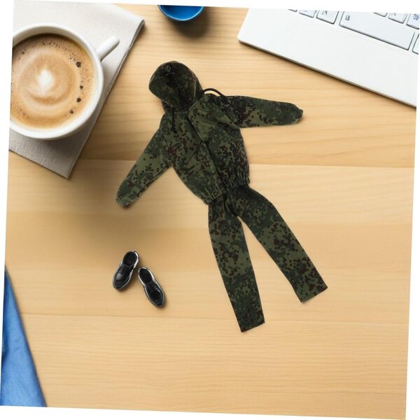 Olivgrüne Tarn-Militäruniform für 30-cm-Puppen mit Schuhen und Hosen