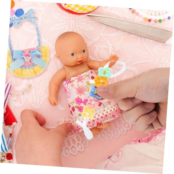 Puppenzubehör-Set mit Blumen-Stirnband und Baumwoll-Lätzchen, 17 cm