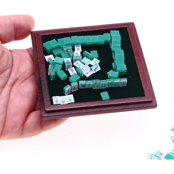 Miniatur-Mahjong-Set im Maßstab 1:12 für Puppenhäuser mit Holztisch und Stühlen