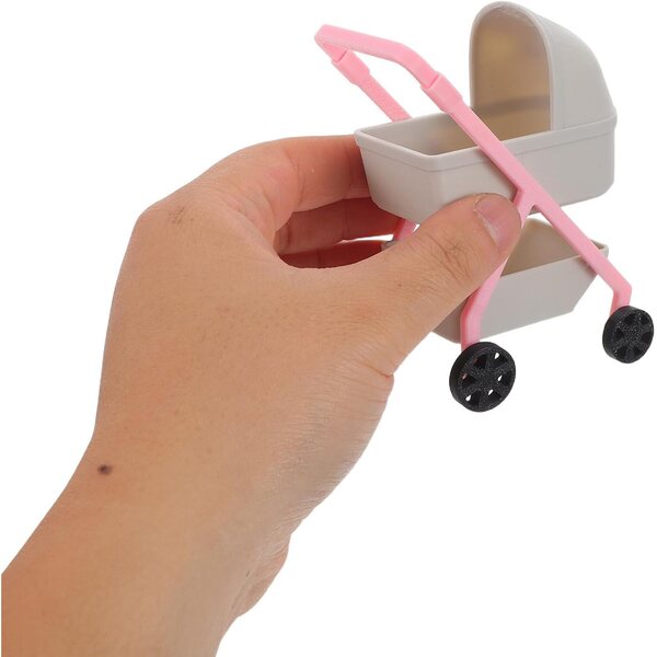 1:12 Realistischer Miniatur-Kinderwagen aus hellgrauem Kunststoff für das Puppenhaus