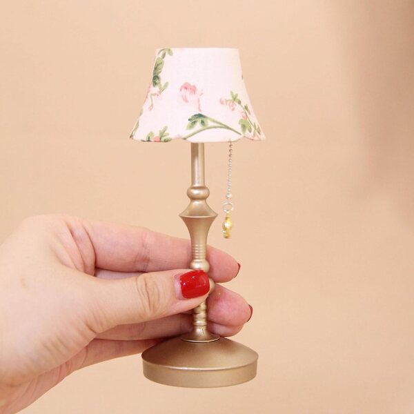 Lampada da Tavolo Miniatura Casa delle Bambole 1:12 con Illuminazione LED in Metallo