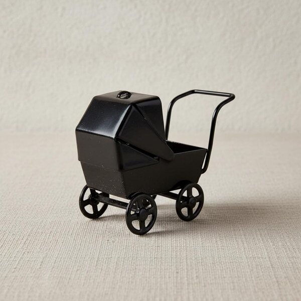Miniatur-Kinderwagen aus Metall im Maßstab 1:12, klassisches rosa Design für Puppenhaus