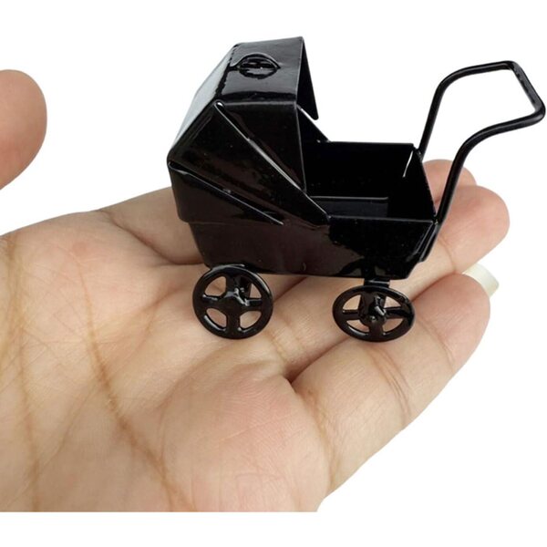 Mini-Kinderwagen aus schwarzem Eisen für Puppen – kompakte und robuste Puppenhaus-Dekoration