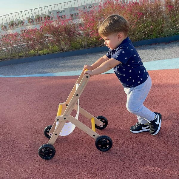 Kinderwagen aus Holz für Puppen – Sicheres und ökologisches Montessori-Spielzeug ab 18 Monaten