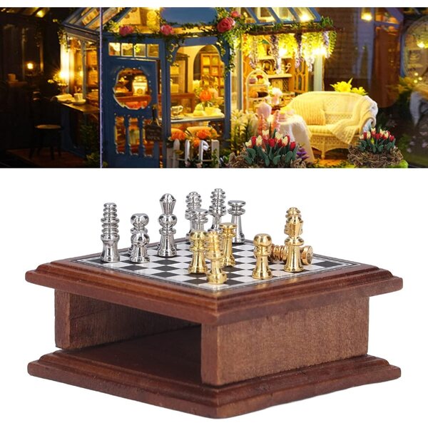 1:12 Miniatur-Schachspiel aus Birke und Metall für Puppenhäuser und Dekoration