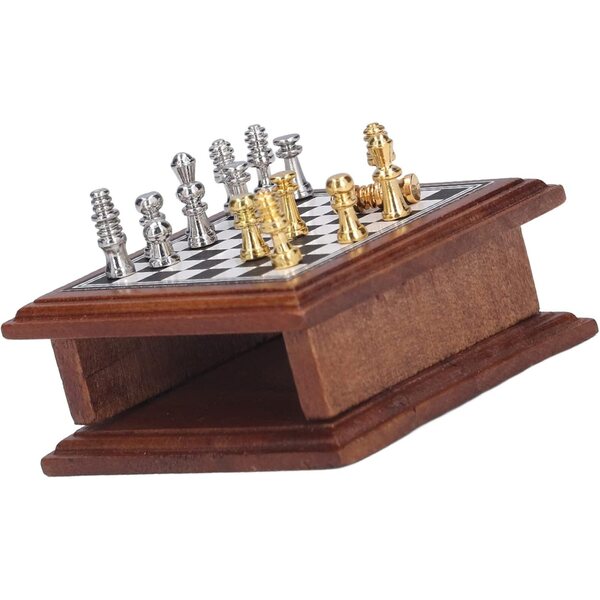 1:12 Miniatur-Schachspiel aus Birke und Metall für Puppenhäuser und Dekoration