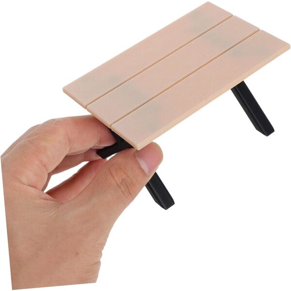 BESTonZON Set di 4 Pezzi Miniature Mobili per Casa delle Bambole Tavolo e Sedie Kaki