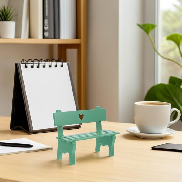Mini-dekorative Gartenbank aus Holz mit Herzmuster, Miniatur-Stuhlfigur