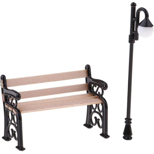 Miniature 1:12 Set Giardino con Panca in Legno e Lampione Decorativo Metallizzato