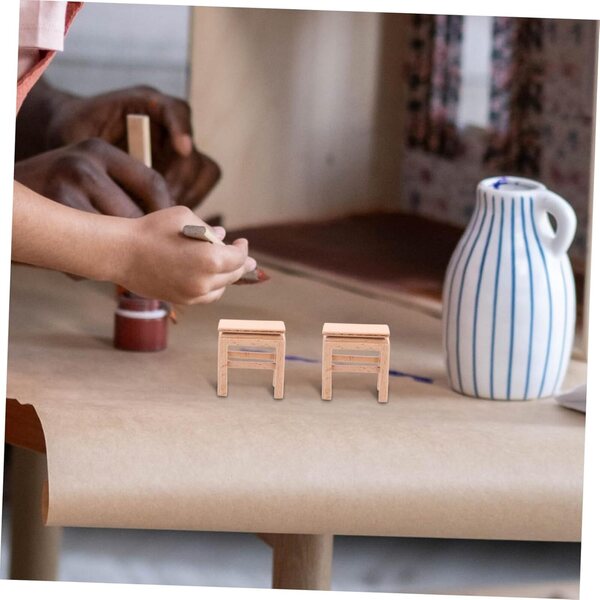 UPKOCH Set 2 Mini Sedie in Legno per Casa delle Bambole, Accessori Decorativi Versatili
