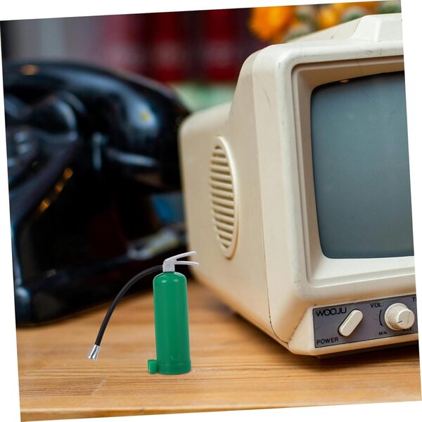 Miniatura Estintore Verde in Plastica Realistica per Modelli e Decorazioni Artistiche