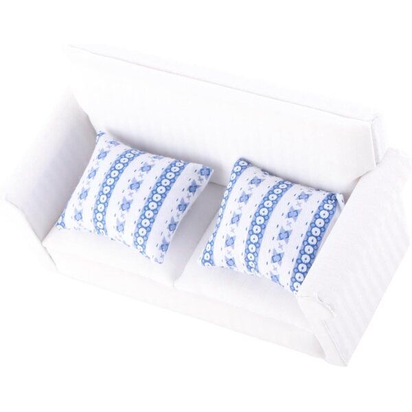 Mini canapé bianco in legno e cotone per casa delle bambole, con cuscini decorativi