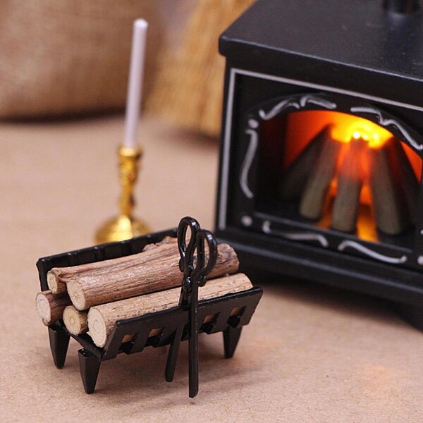 Étagère miniature pour bois de chauffage in legno e metallo, accessorio per case delle bambole