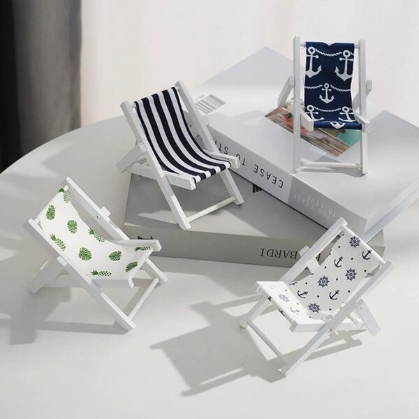 Mini chaise de plage pliante in legno per casa delle bambole e supporto cellulare