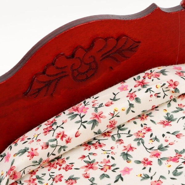 Letto Miniatura Casa delle Bambole in Stile Europeo Vintage in Legno Rosso 1:12