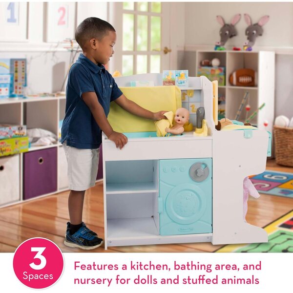 Centro attività per bambole Melissa & Doug Mine to Love con cucina, bagno e cameretta