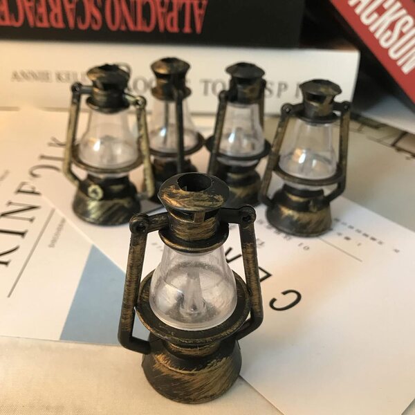 1/12 1/6 Puppenhaus Miniatur-Petroleumlampe mit eingebautem Licht