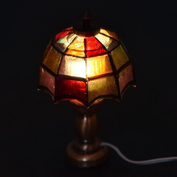 1:12 Miniatur-LED-Schreibtischlampe für Puppenhäuser mit Schirmschirm