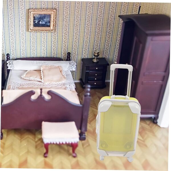Beaupretty Mini Valigia Gialla in Plastica con Ruote per Casa delle Bambole, Solida e Pratica