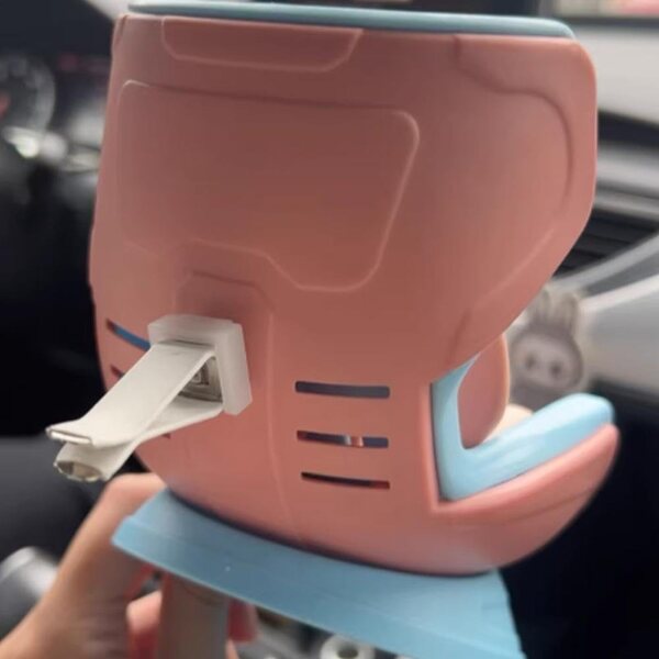 Autositz für 17 cm große Puppen mit Gürtel und Schreibtischständer NUJOLI