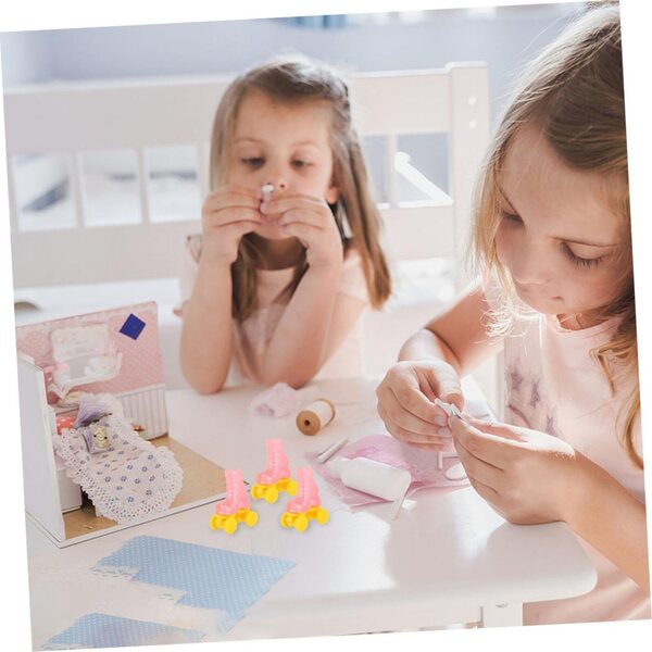 GALPADA Mini Pattini A Rotelle per Bambole Set 4 Paia Plastica Bianco e Rosa