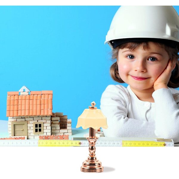 Lampada da Comodino Miniatura 1:12 Metallo Rosa Oro con Paralume Beige per Case Bambole