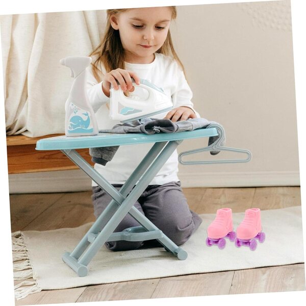 Set mit 3 Paar rosafarbenen Mini-Rollschuhen für Puppen, dekoratives Kunststoffzubehör
