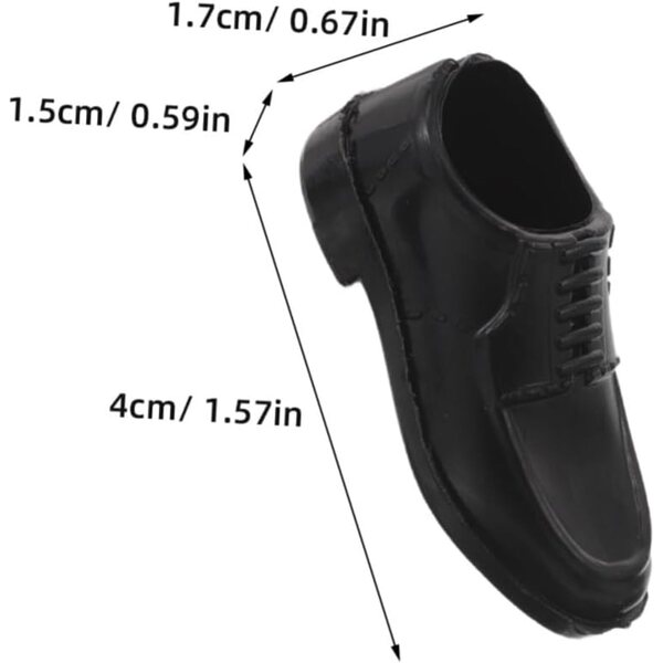 Set mit 40 Mini-Puppenschuhen aus farbigem Kunststoff – vielseitige Deko-Accessoires