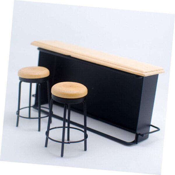 YARNOW Set Mini Bar in Legno con Bancone e 2 Sgabelli per Casa delle Bambole