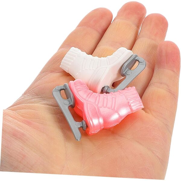 Mini-Rollschuhe für 6-cm-Puppen – 4 Paar aus weißem und rosa Kunststoff