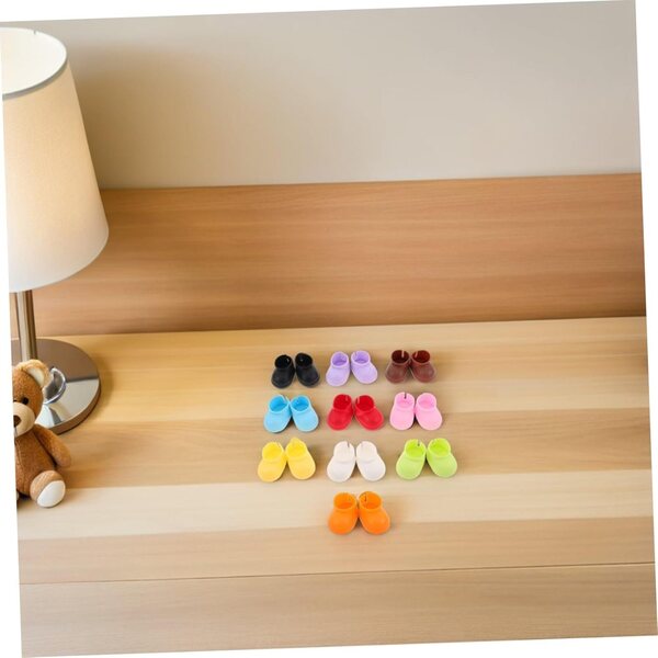 Set mit 20 Paar Miniaturschuhen für Puppen 10–15 cm aus farbiger Baumwolle WEKAMOS