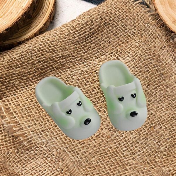 Grüne Miniatur-Bequemschuhe aus Kunstharz für 1:6-BJD-Puppe