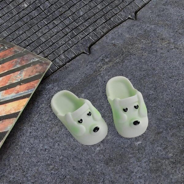 Grüne Miniatur-Bequemschuhe aus Kunstharz für 1:6-BJD-Puppe
