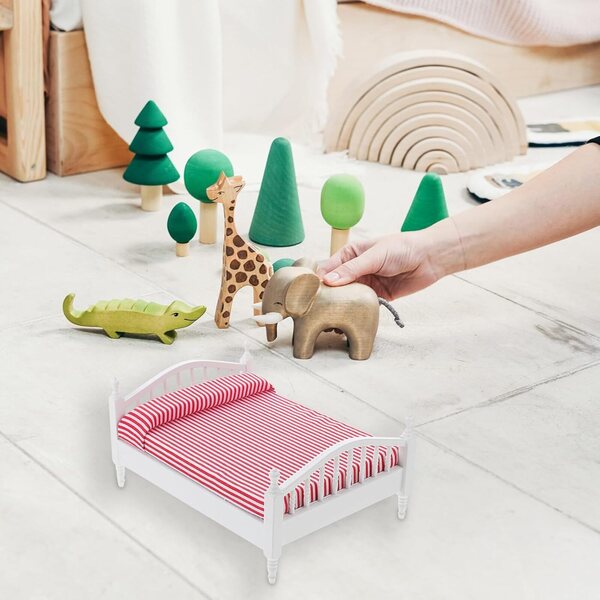 Alasum Mini Letto Matrimoniale in Legno per Casa delle Bambole, Arredo Decorativo Rosa