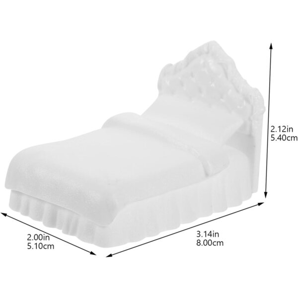Mini letto matrimoniale Alasum bianco in plastica per casa delle bambole, 8x5,4x5,1 cm