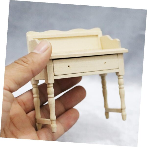 Halbrunder Miniatur-Holztisch für Puppenhaus, Maße 9x9 cm
