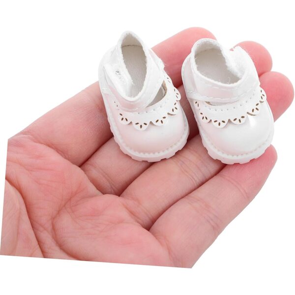 Weiße Mini-Schuhe für 17-cm-Puppen – elegantes und leicht zu wechselndes Zubehör