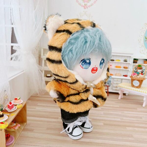 Niannyyhouse 2-teiliges Set für 20 cm große Plüschpuppen: Tigermantel und Jeans