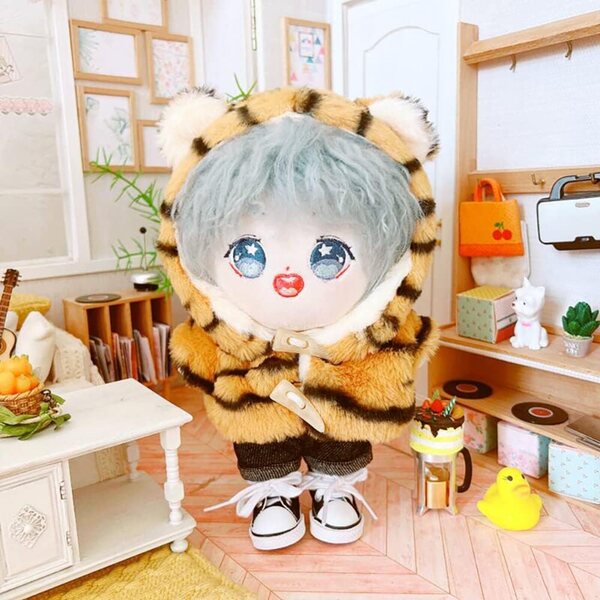 Niannyyhouse 2-teiliges Set für 20 cm große Plüschpuppen: Tigermantel und Jeans