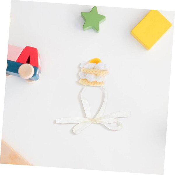 Mini cappello handmade a uncinetto per bambole e peluche, stile torta fragola